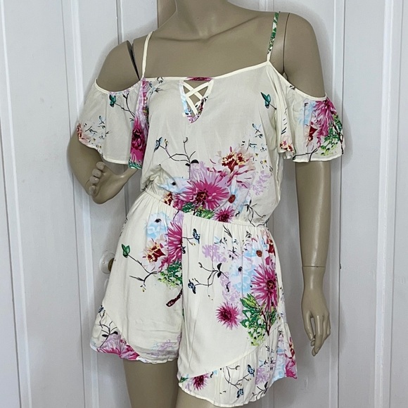 NWT•Ivory Floral•Cold Shoulder Romper - Picture 2 of 14
